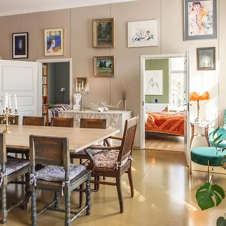 Yoevesi Atelier Home, Yoeveden Ateljeekoti 别墅 米凯利